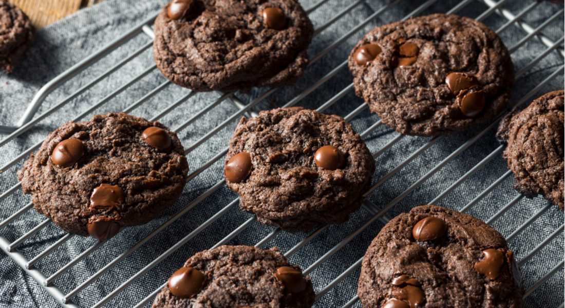 pepermint fudge cookies cooling on a metal wrack